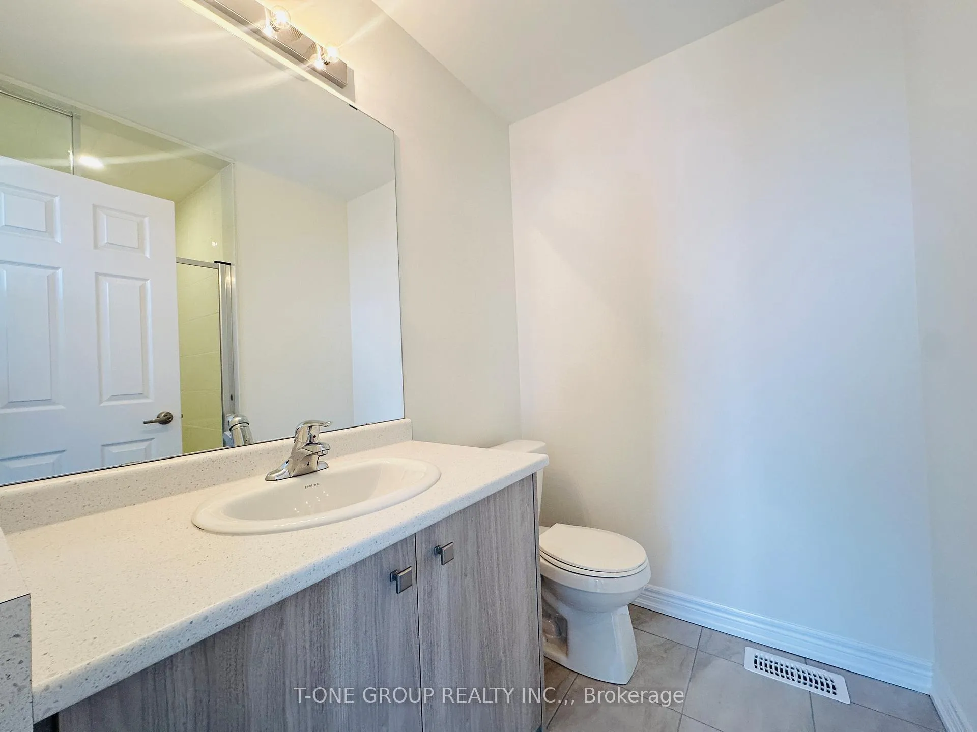 Photo 11 of 903 Crowsnest Hollow, Pickering, Rural Pickering — HOMEH