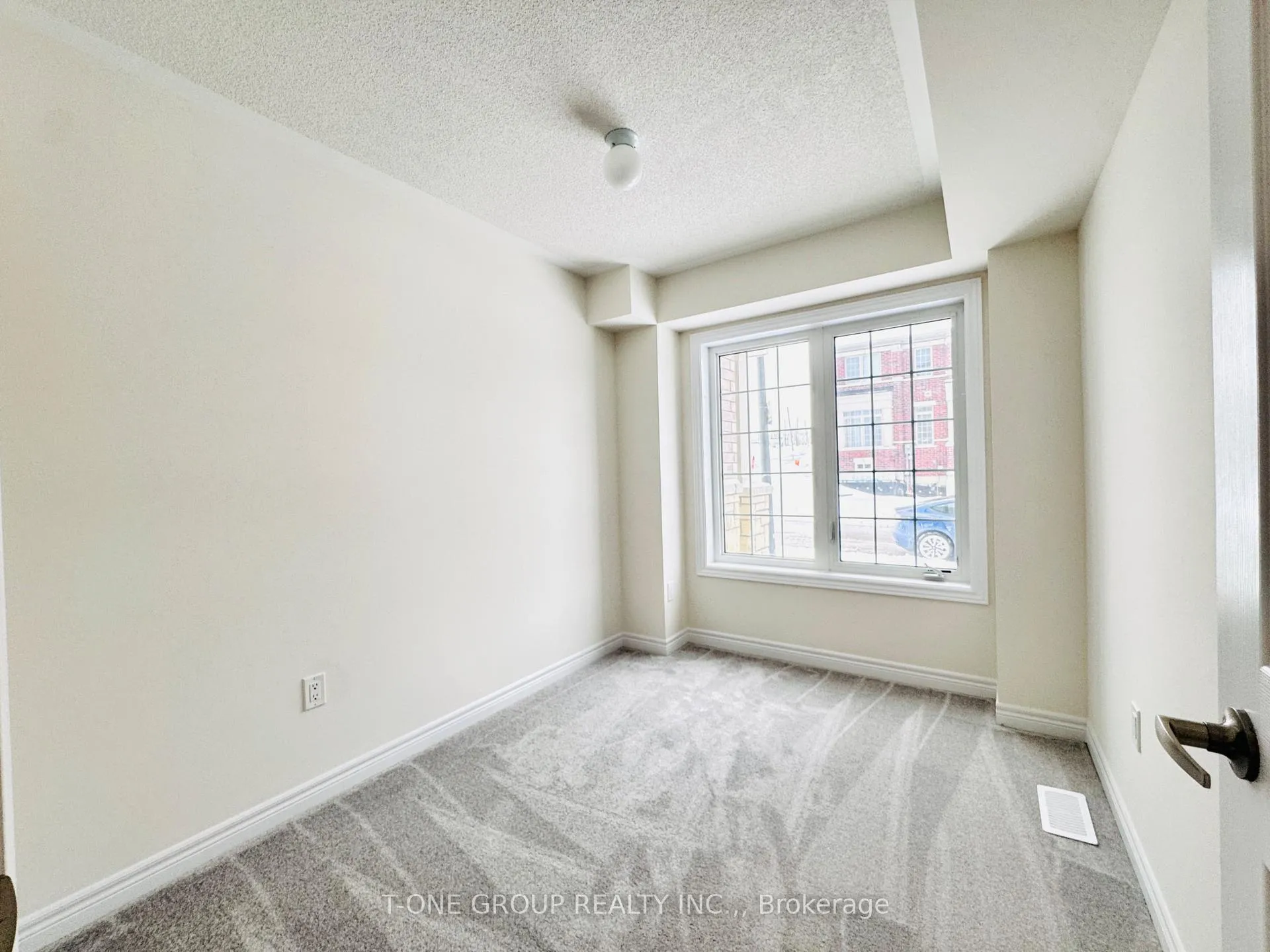 Photo 13 of 903 Crowsnest Hollow, Pickering, Rural Pickering — HOMEH