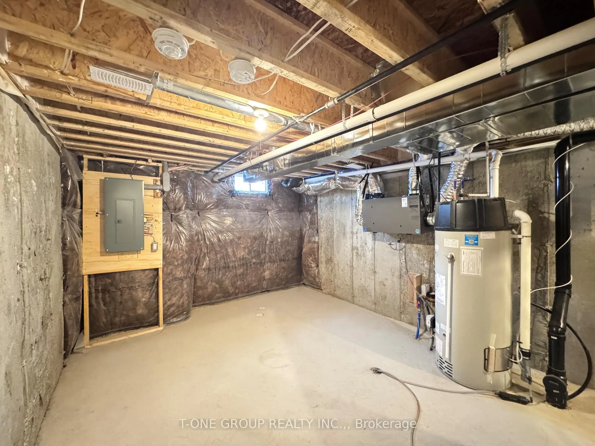 Photo 15 of 903 Crowsnest Hollow, Pickering, Rural Pickering — HOMEH