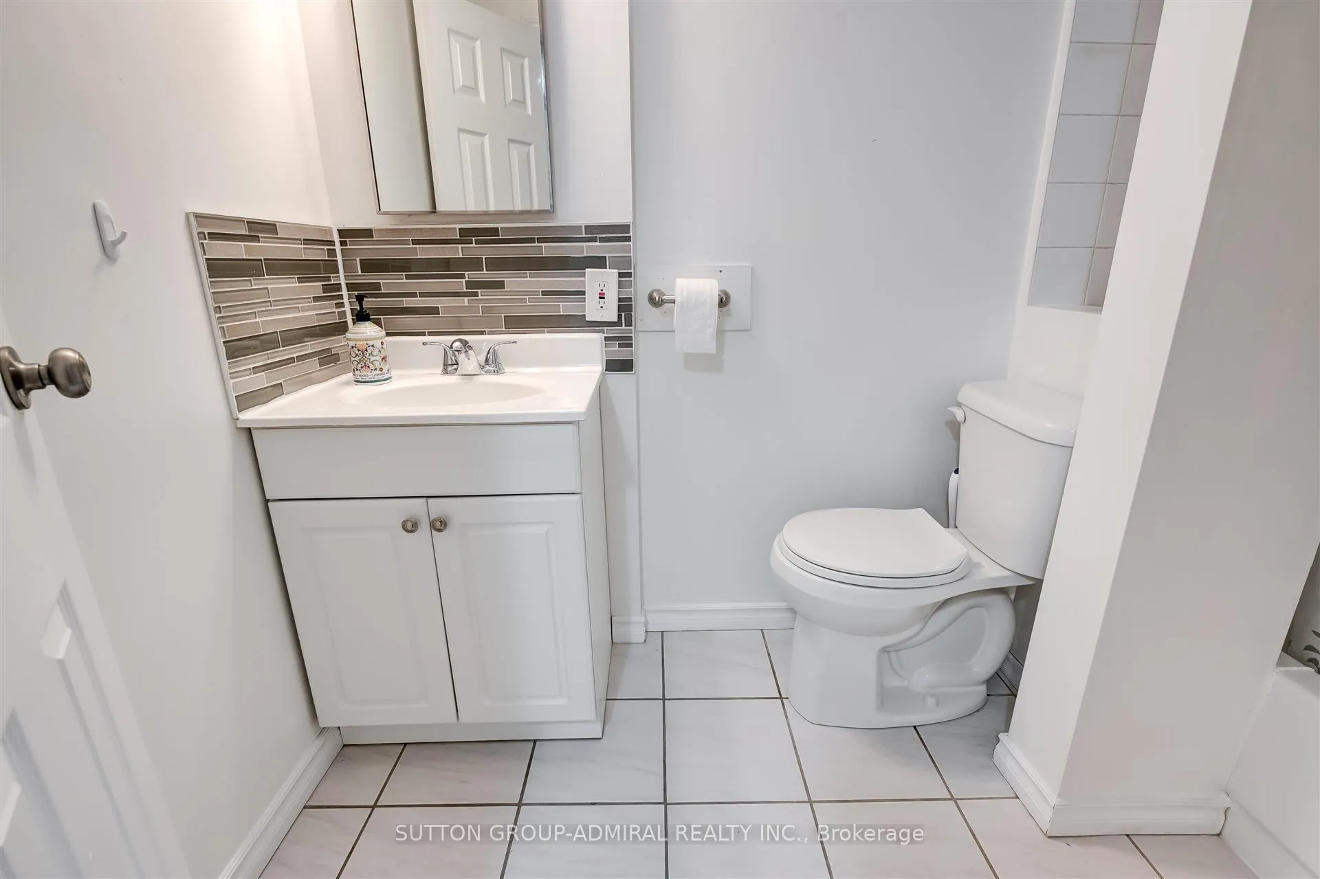 Photo 11 of Unit Basement, 712 Leaside Street, Pickering, West Shore — HOMEH