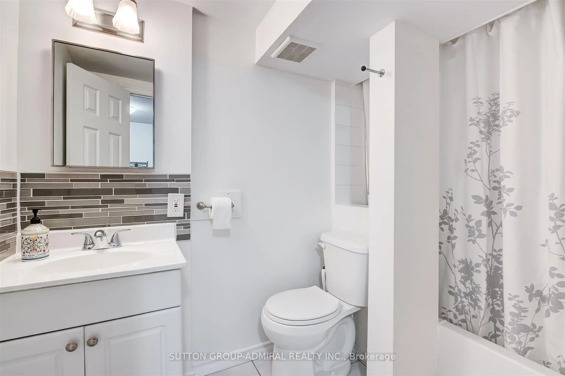 Photo 12 of Unit Basement, 712 Leaside Street, Pickering, West Shore — HOMEH
