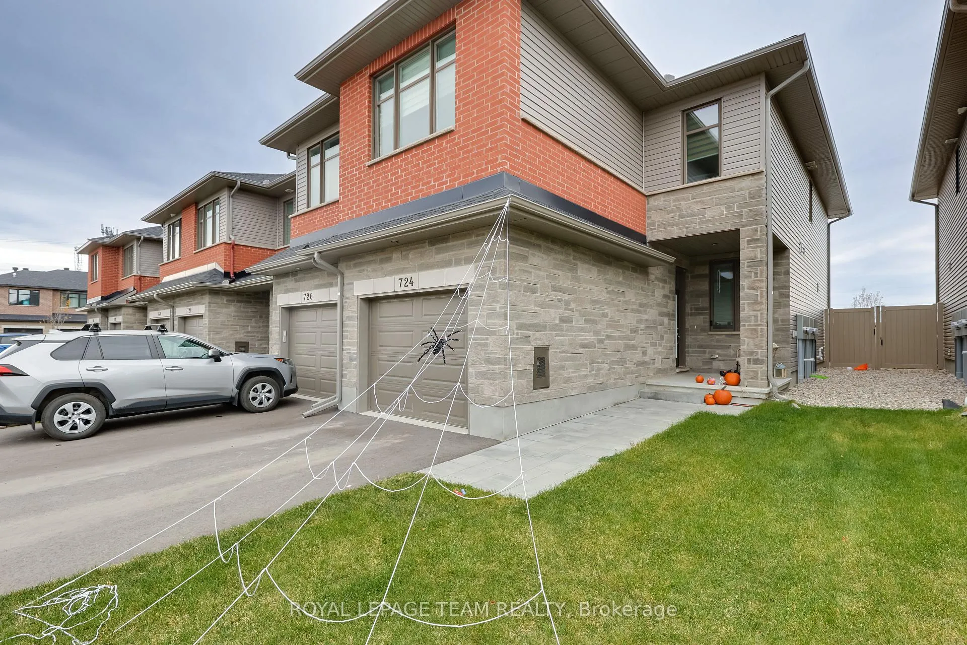Photo 2 of 724 Ploughman Place, Ottawa, Stittsville (South) — HOMEH