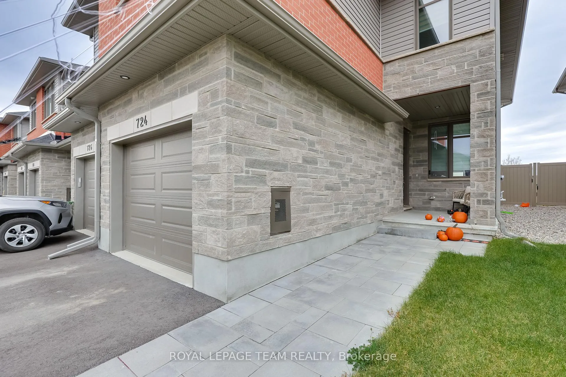 Photo 3 of 724 Ploughman Place, Ottawa, Stittsville (South) — HOMEH