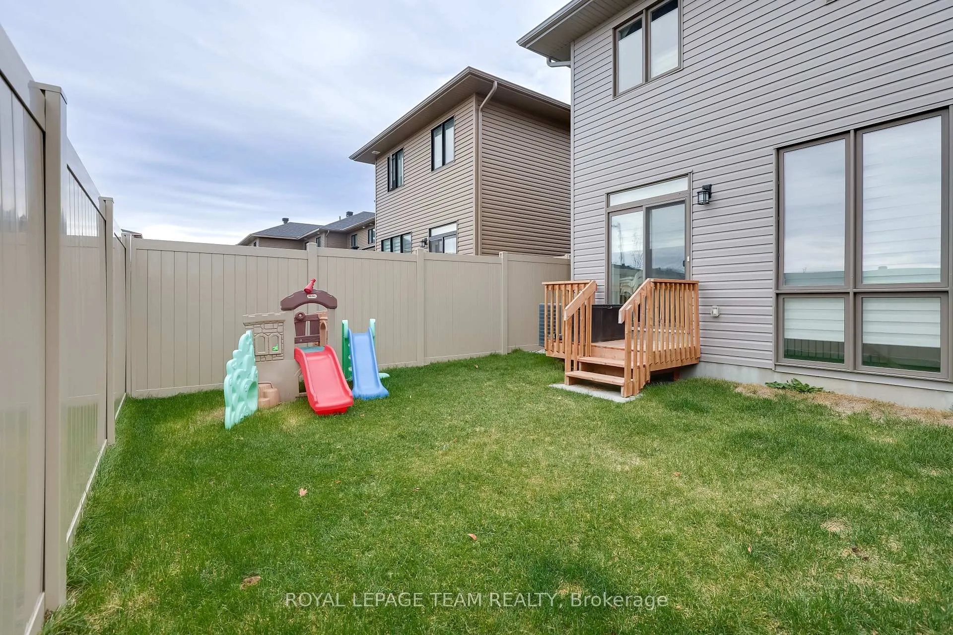 Photo 7 of 724 Ploughman Place, Ottawa, Stittsville (South) — HOMEH