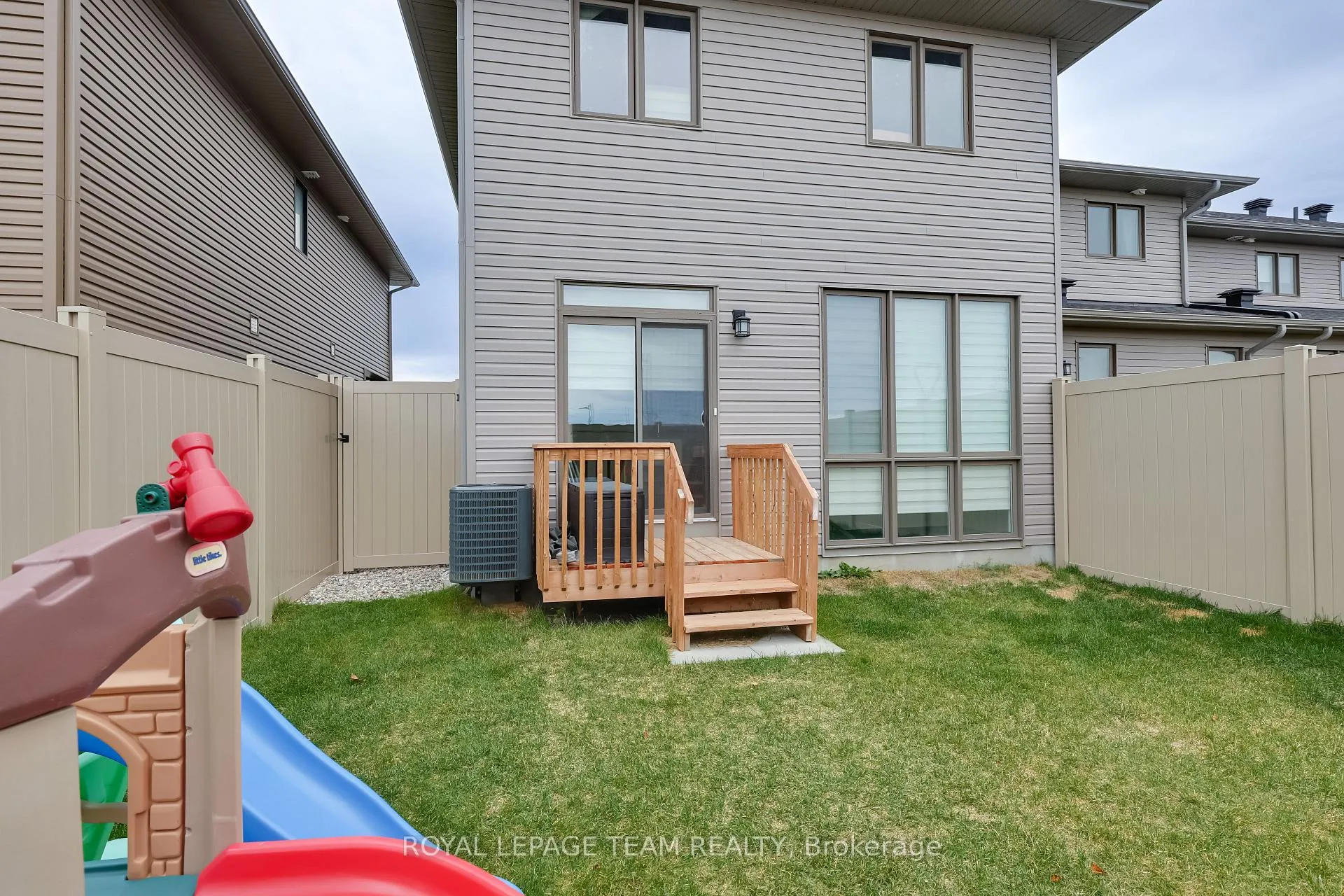 Photo 10 of 724 Ploughman Place, Ottawa, Stittsville (South) — HOMEH