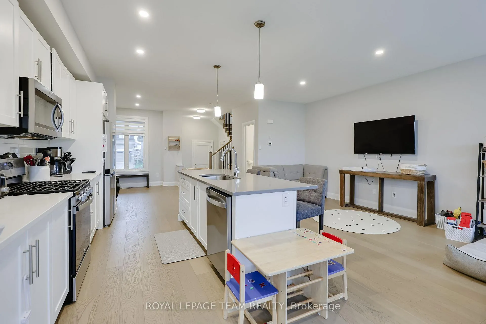 Photo 19 of 724 Ploughman Place, Ottawa, Stittsville (South) — HOMEH