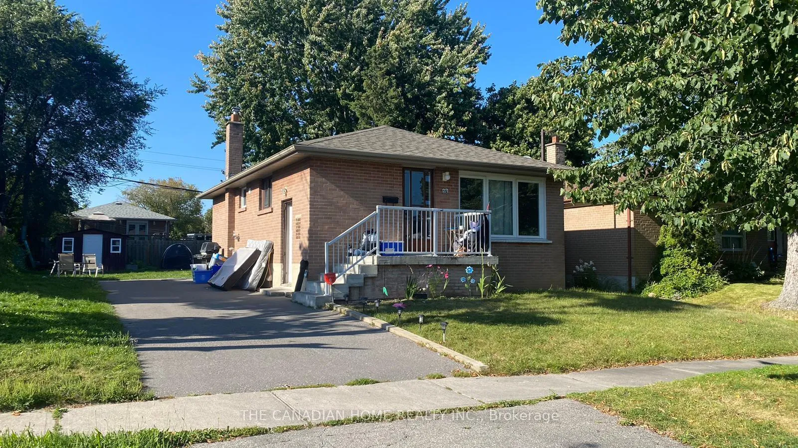 Front of Unit BSMNT, 552 Monteith Avenue