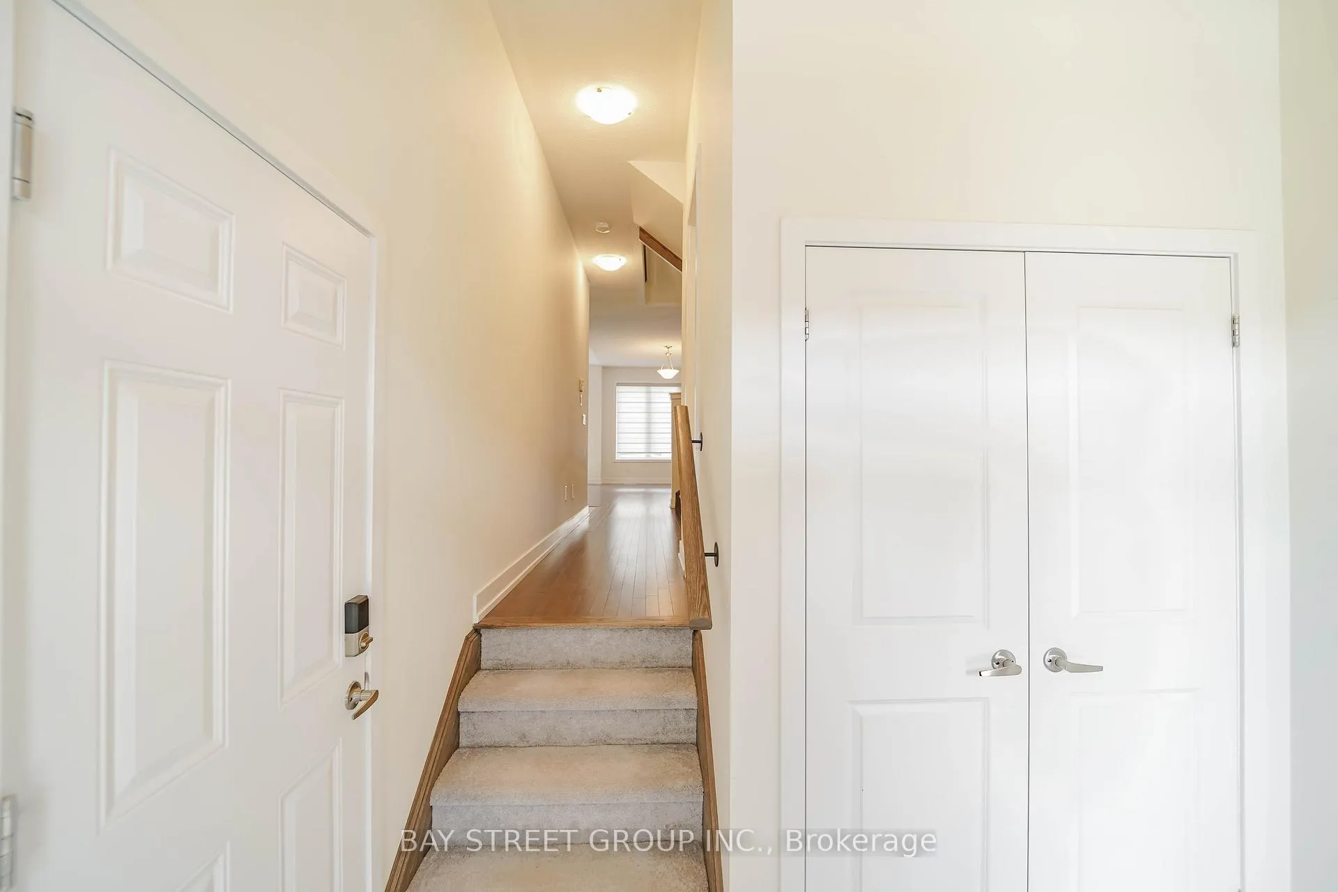 Photo 8 of 1109 Thompson Drive, Oshawa, Kedron — HOMEH