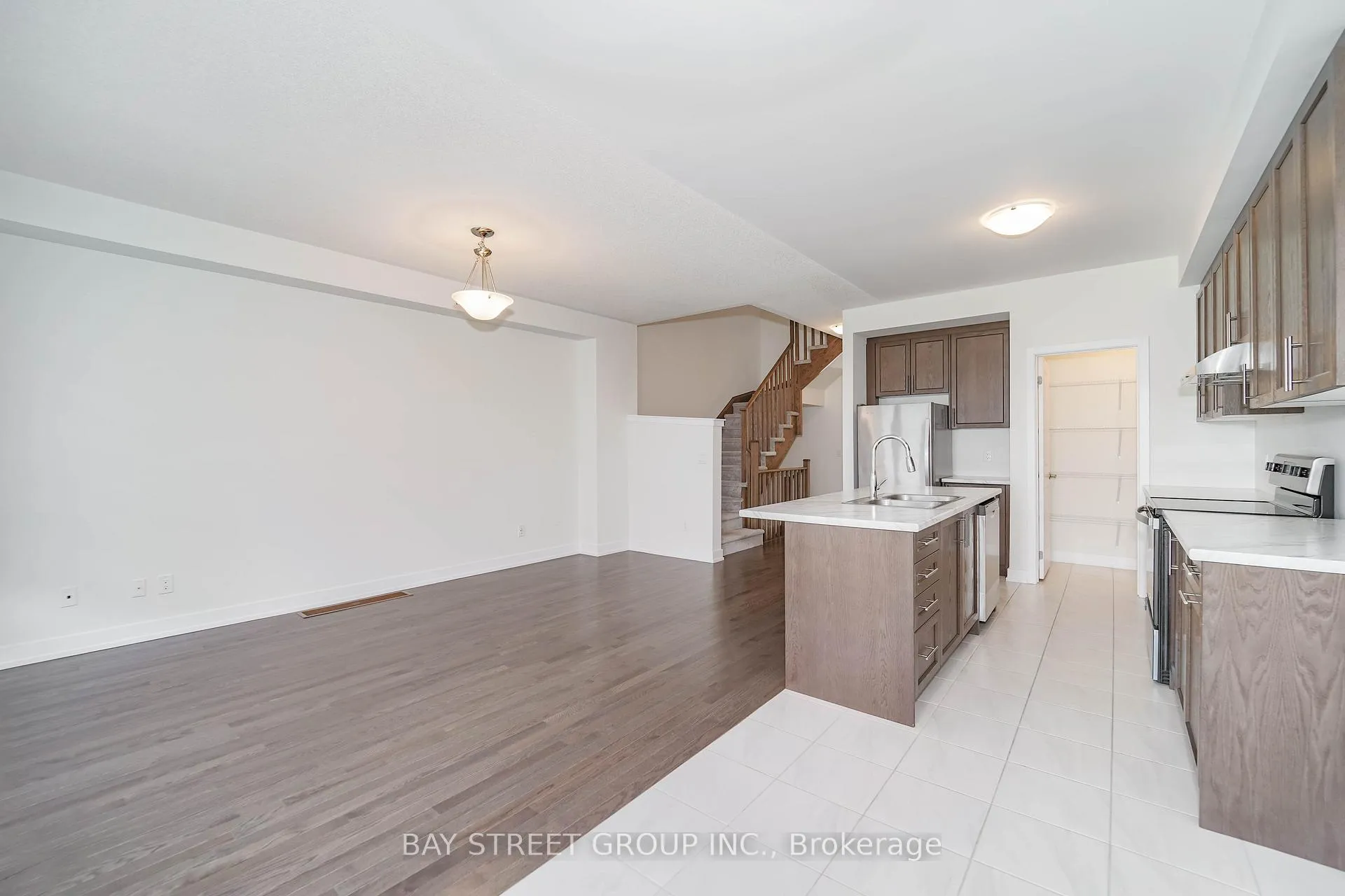Photo 20 of 1109 Thompson Drive, Oshawa, Kedron — HOMEH