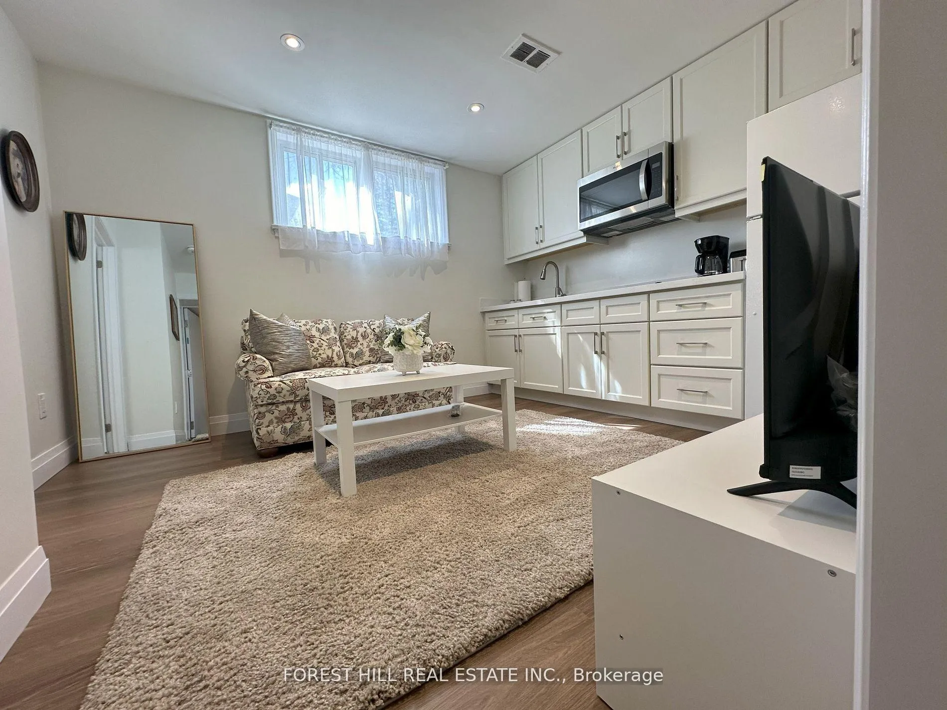 Photo 3 of Unit Lower, 154 Joicey Boulevard, Toronto, Bedford Park-Nortown — HOMEH