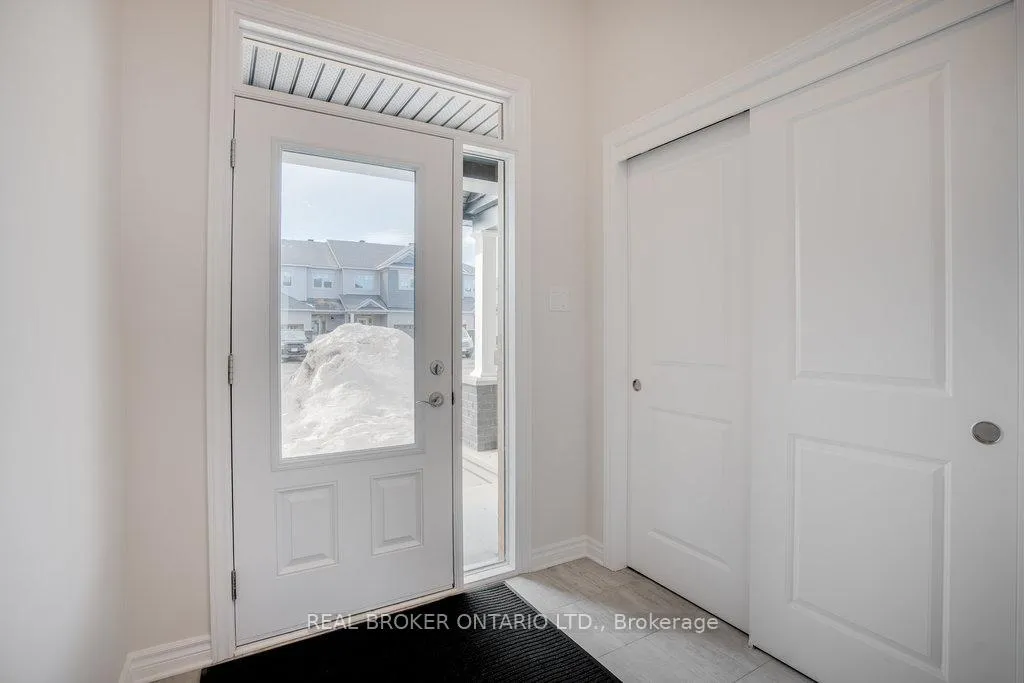 Photo 2 of 944 Socca Crescent, Ottawa, Notting Hill/Summerside — HOMEH