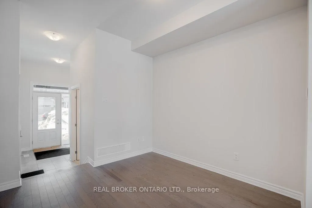 Photo 3 of 944 Socca Crescent, Ottawa, Notting Hill/Summerside — HOMEH