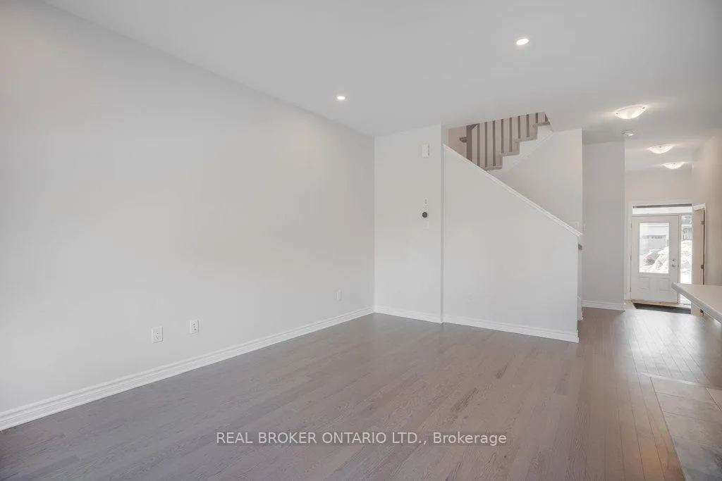Photo 5 of 944 Socca Crescent, Ottawa, Notting Hill/Summerside — HOMEH