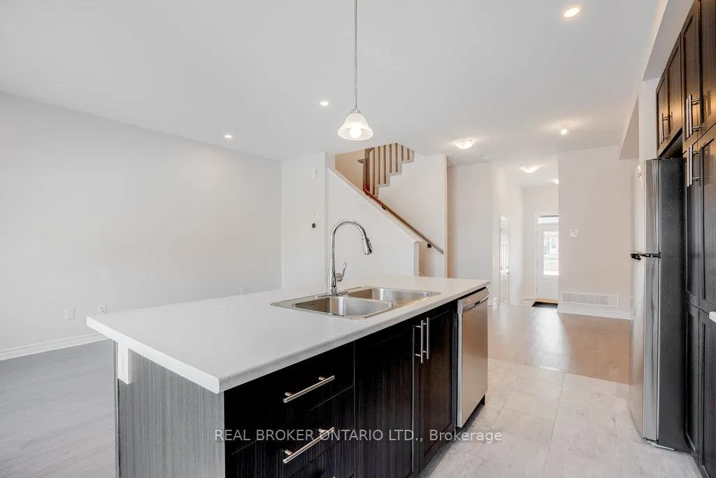 Photo 9 of 944 Socca Crescent, Ottawa, Notting Hill/Summerside — HOMEH