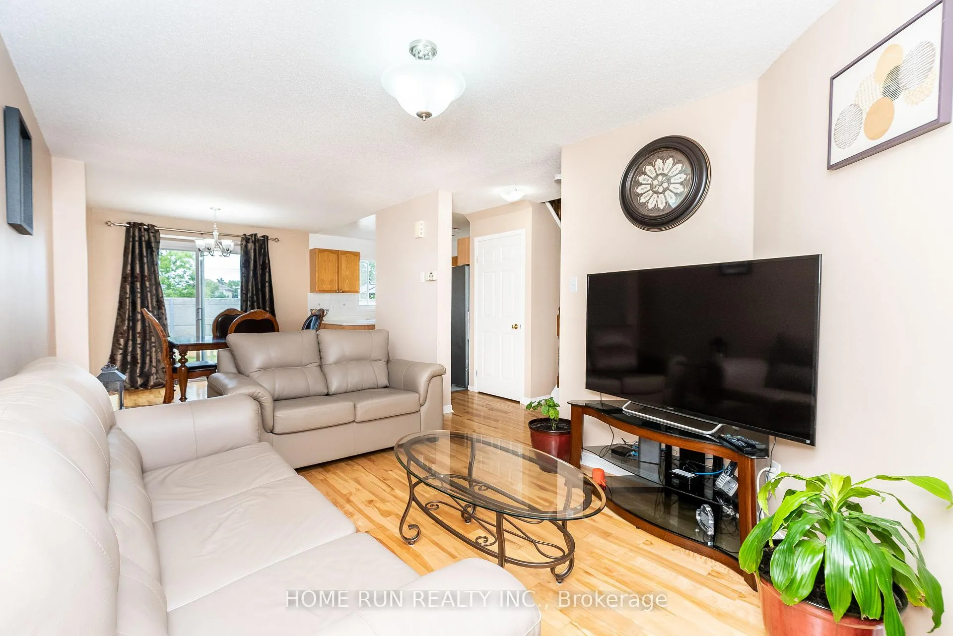 Photo 2 of 1479 Lynx Crescent, Ottawa, Fallingbrook/Pineridge — HOMEH