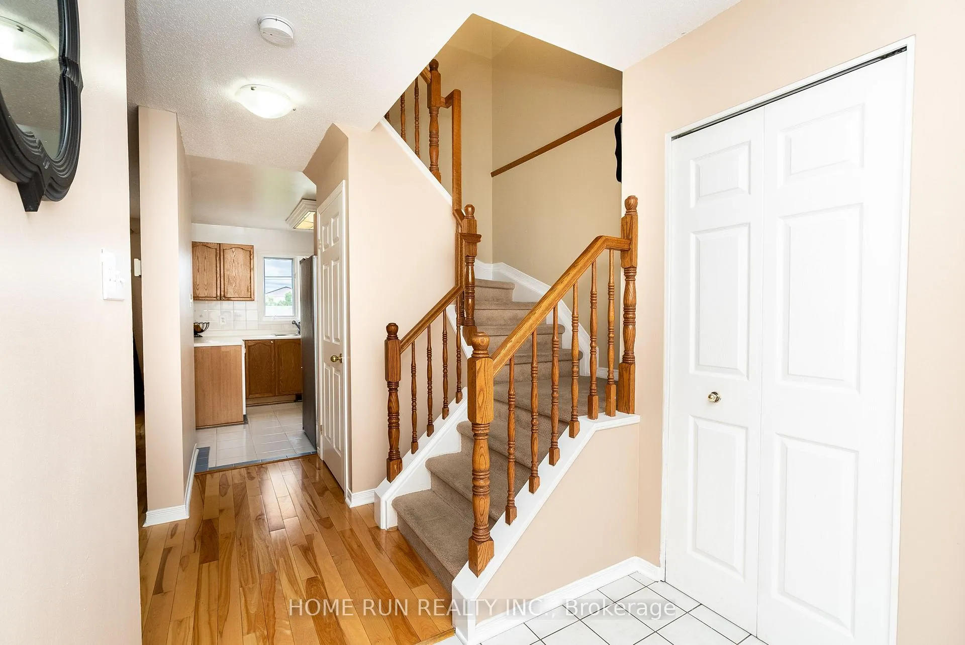 Photo 4 of 1479 Lynx Crescent, Ottawa, Fallingbrook/Pineridge — HOMEH