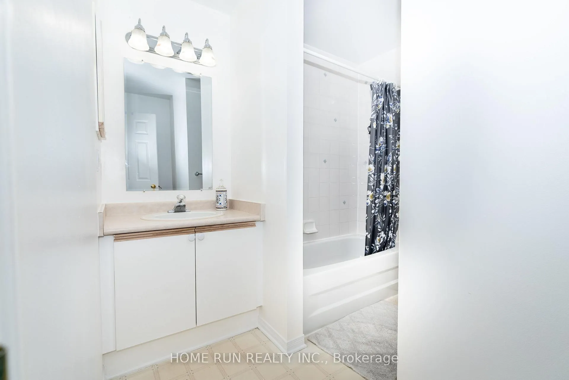 Photo 5 of 1479 Lynx Crescent, Ottawa, Fallingbrook/Pineridge — HOMEH