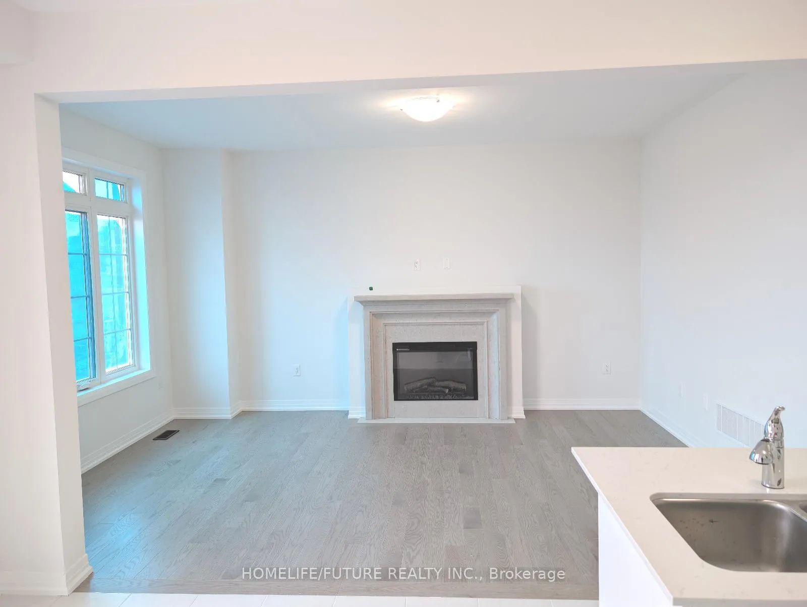 Photo 3 of 1123 Zircon Manor, Pickering, Rural Pickering — HOMEH