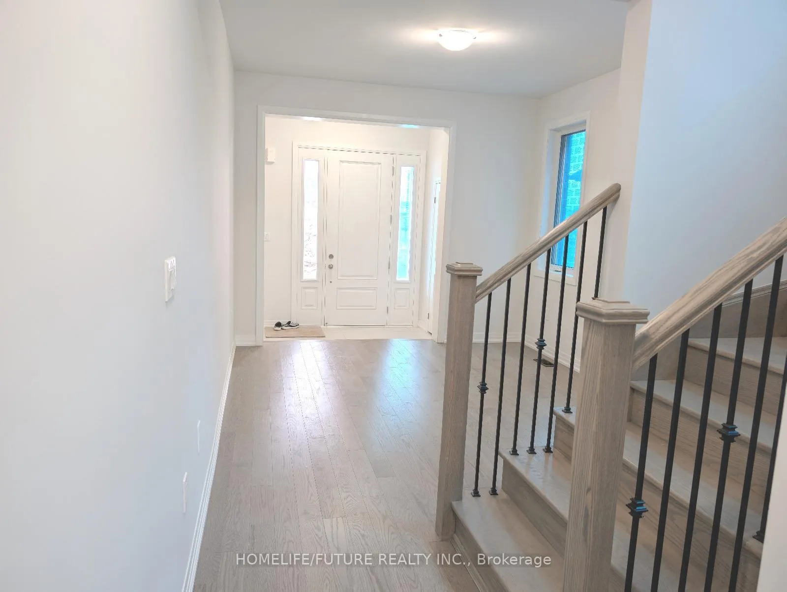 Photo 4 of 1123 Zircon Manor, Pickering, Rural Pickering — HOMEH