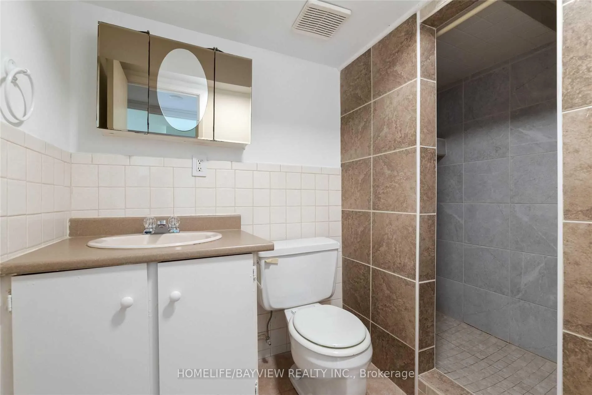 Photo 6 of Unit Lower, 714 Grandview Drive, Oshawa, Donevan — HOMEH