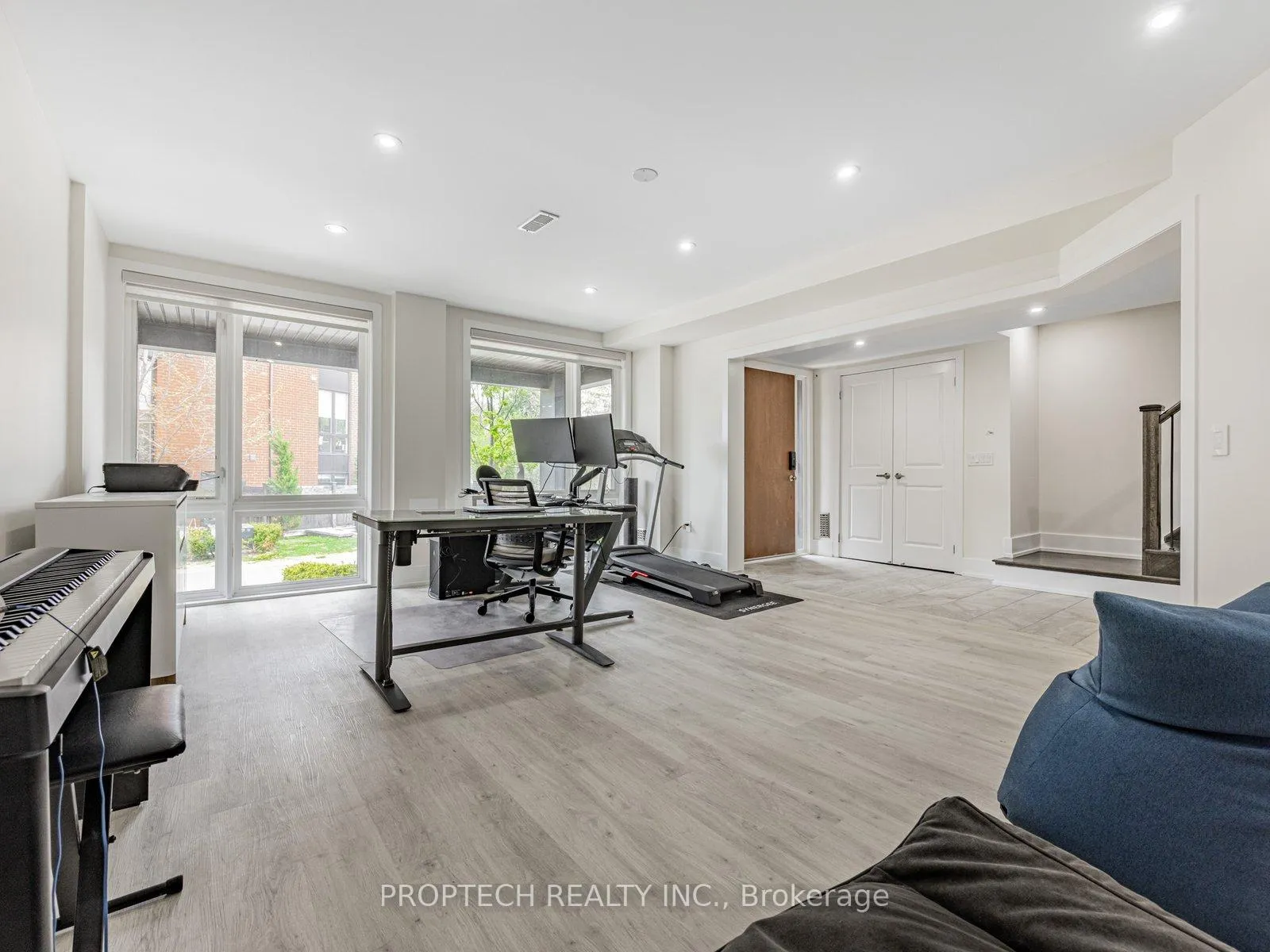 Photo 5 of 45 Thorncrest Drive, Vaughan, Patterson — HOMEH