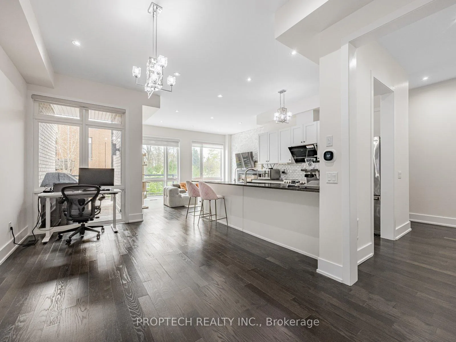 Photo 7 of 45 Thorncrest Drive, Vaughan, Patterson — HOMEH