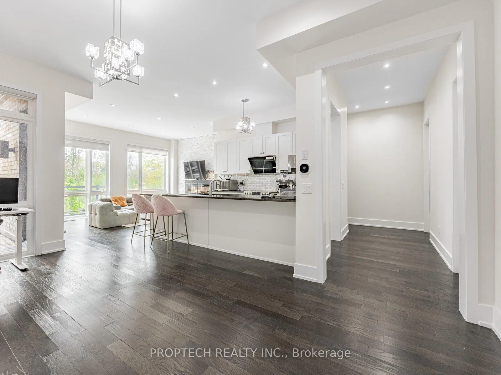 Photo 8 of 45 Thorncrest Drive, Vaughan, Patterson — HOMEH