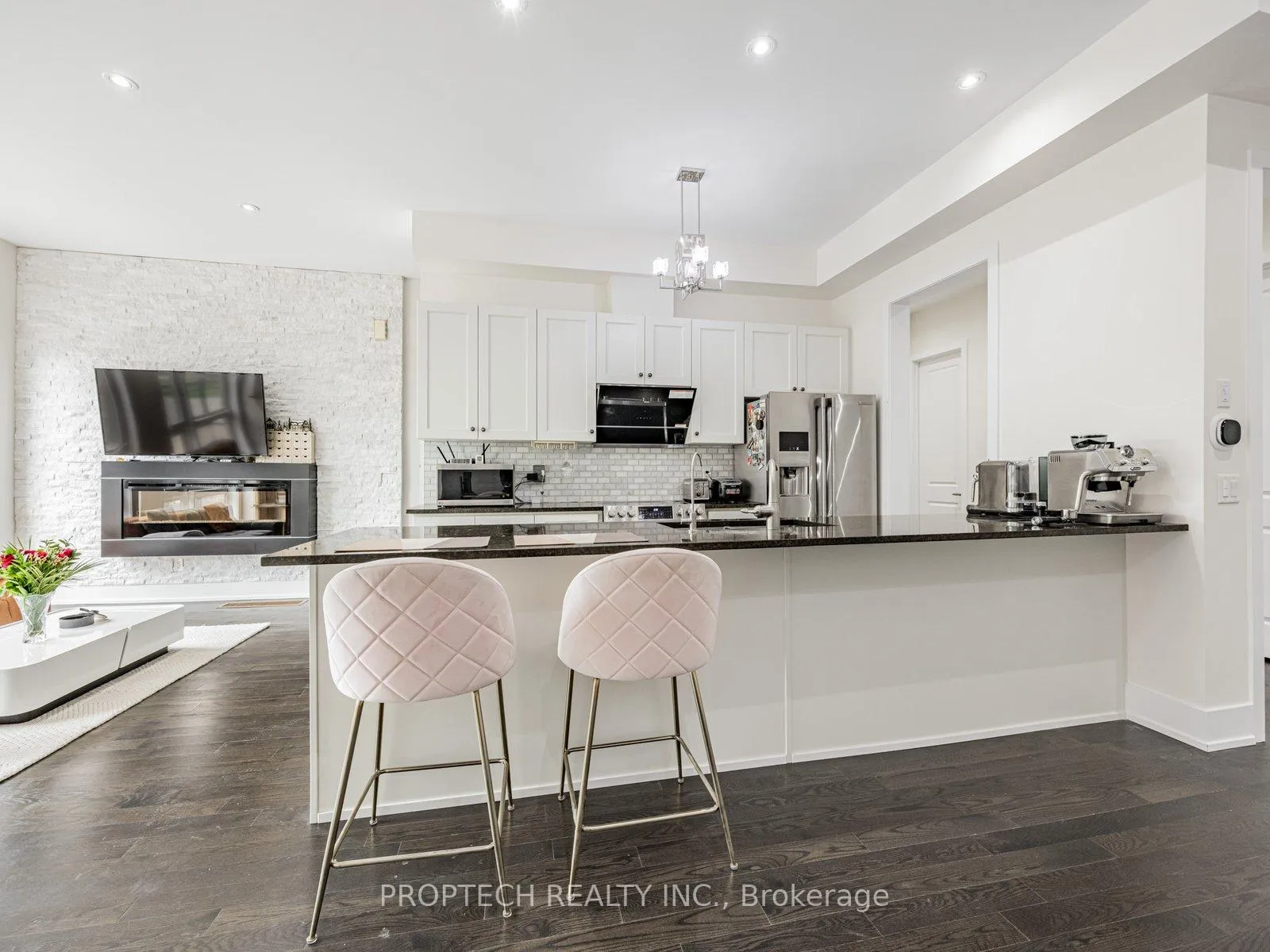 Photo 10 of 45 Thorncrest Drive, Vaughan, Patterson — HOMEH