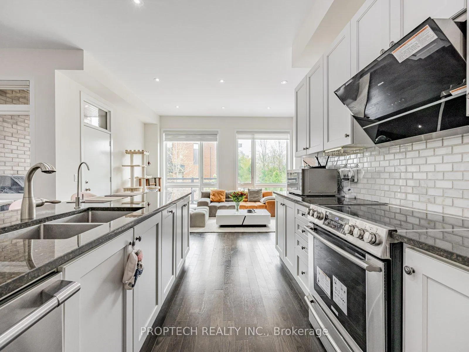 Photo 14 of 45 Thorncrest Drive, Vaughan, Patterson — HOMEH