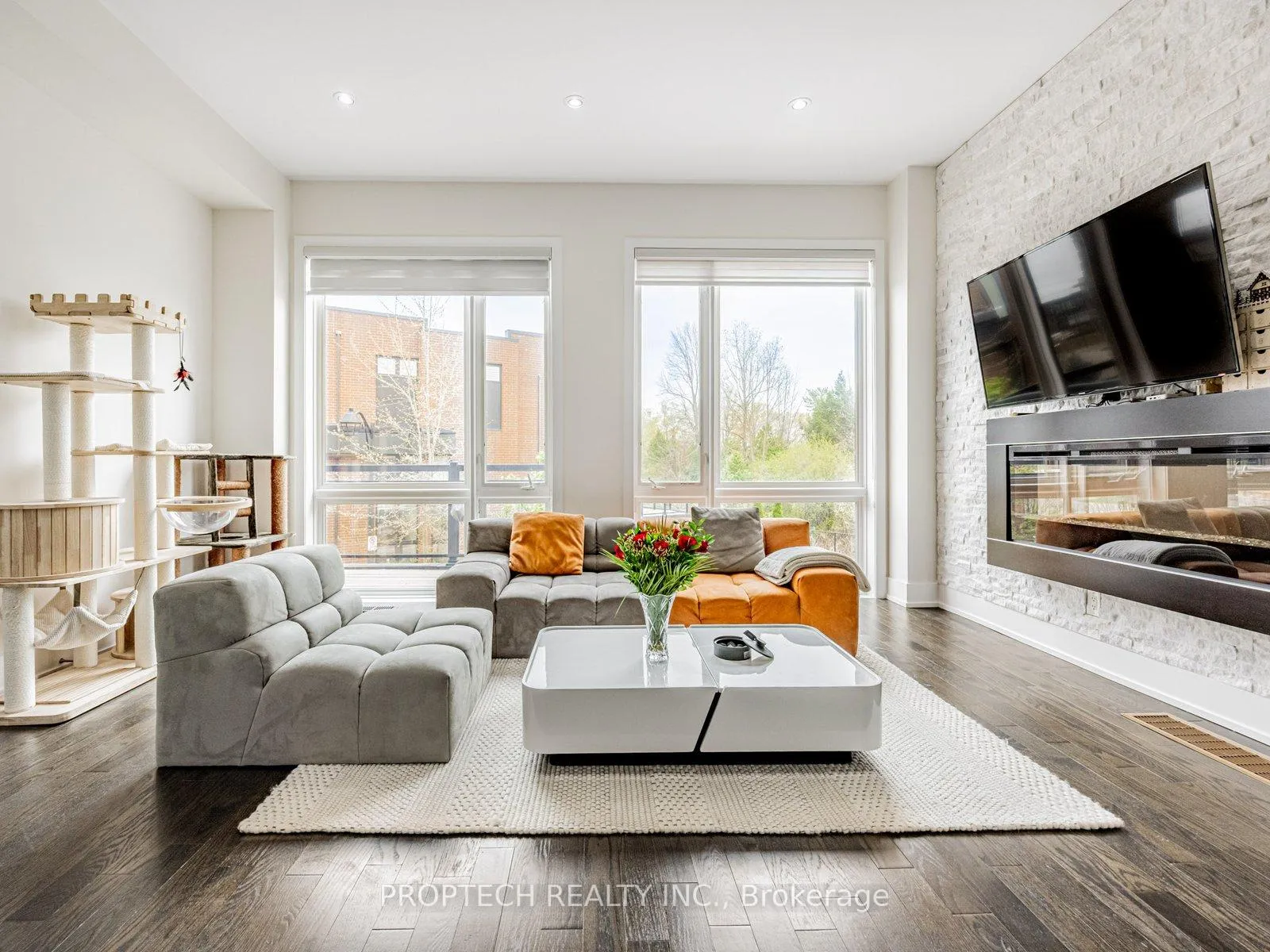 Photo 17 of 45 Thorncrest Drive, Vaughan, Patterson — HOMEH