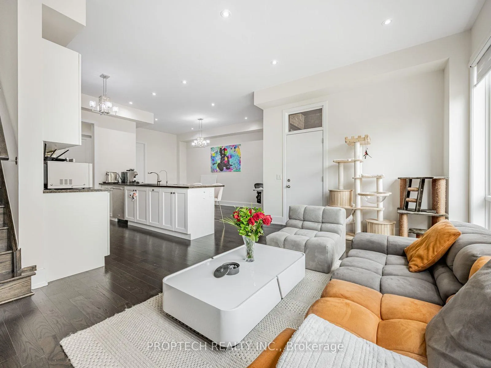 Photo 19 of 45 Thorncrest Drive, Vaughan, Patterson — HOMEH