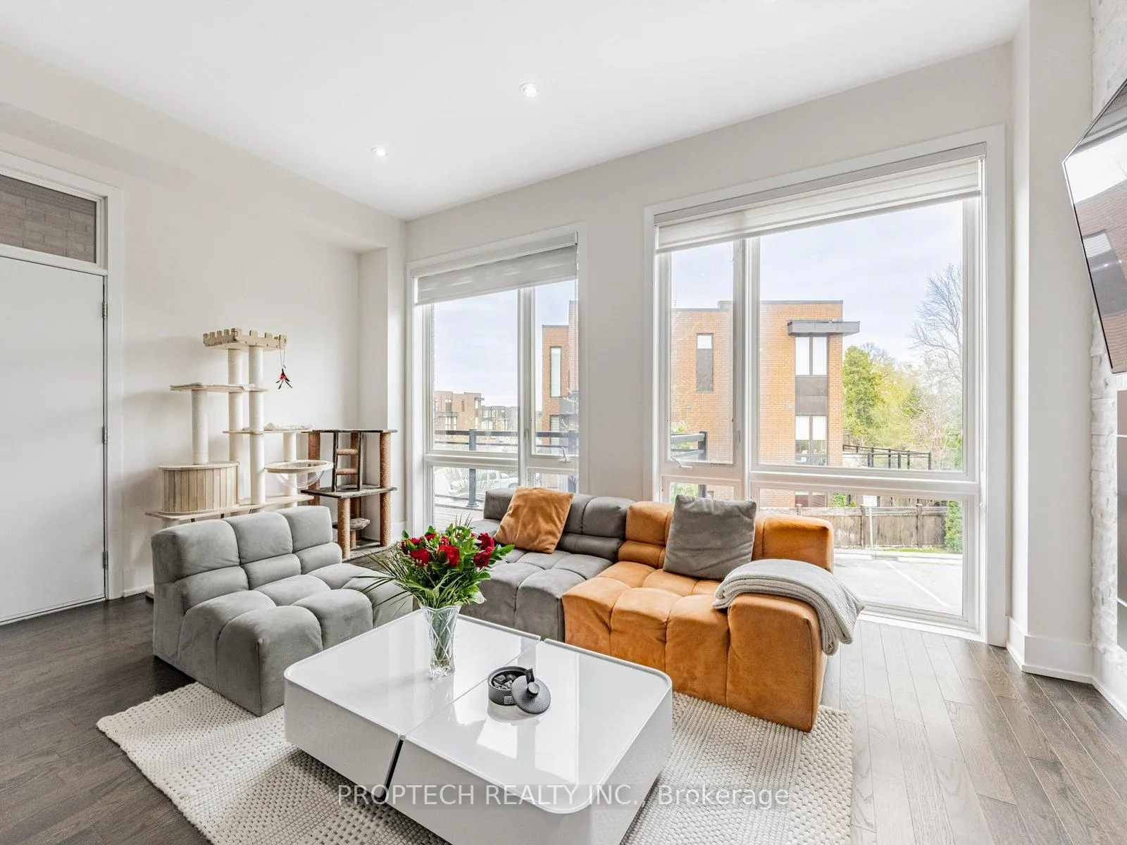 Photo 21 of 45 Thorncrest Drive, Vaughan, Patterson — HOMEH