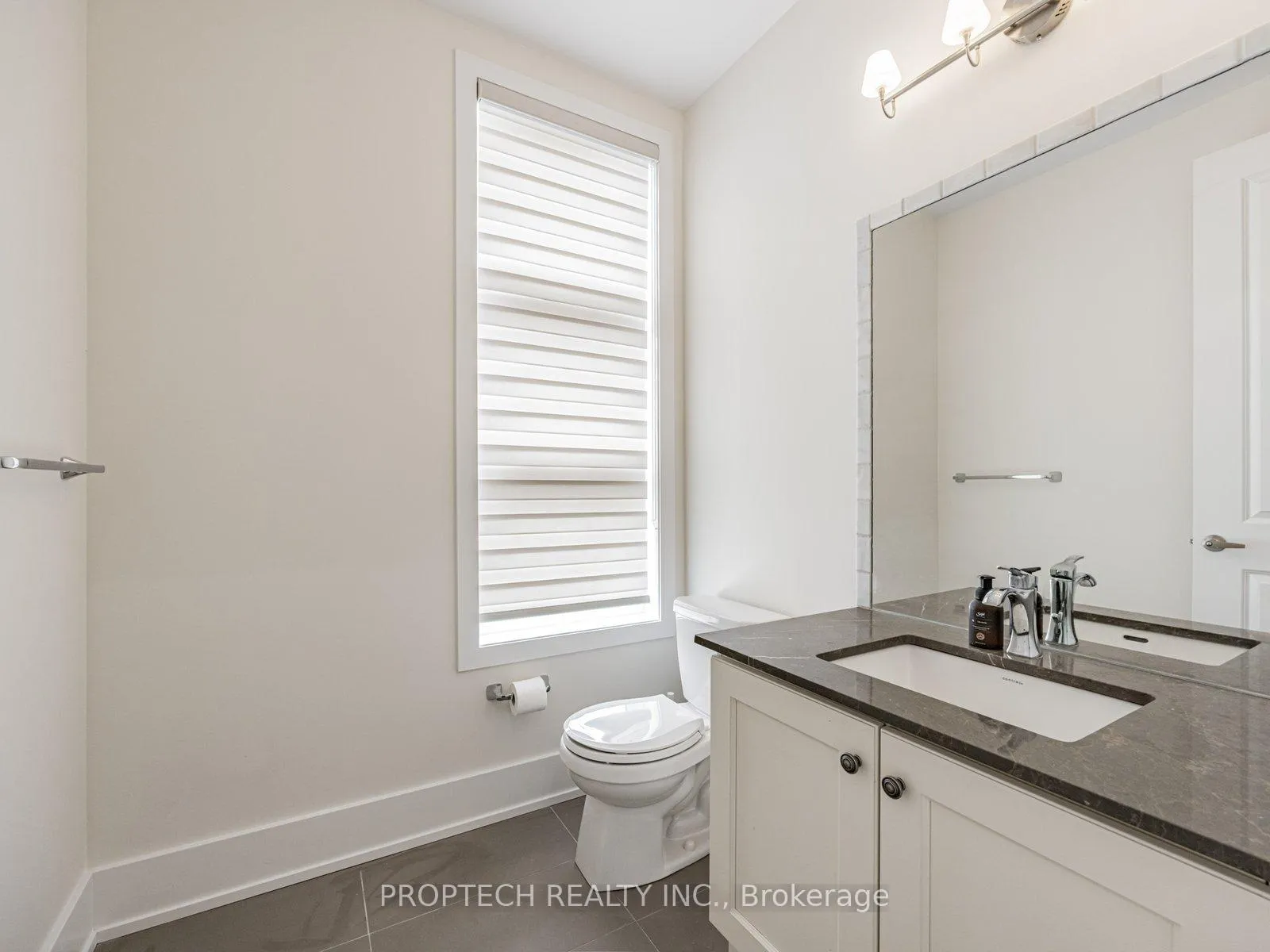 Photo 23 of 45 Thorncrest Drive, Vaughan, Patterson — HOMEH
