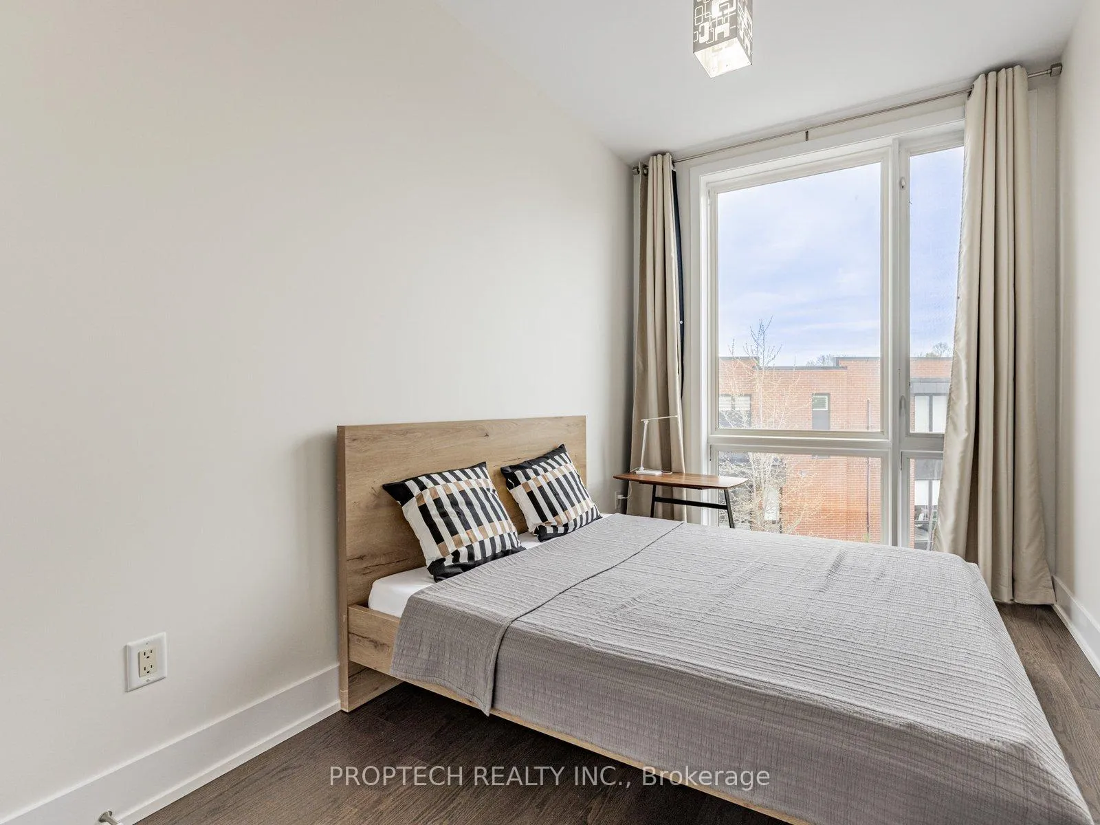 Photo 27 of 45 Thorncrest Drive, Vaughan, Patterson — HOMEH