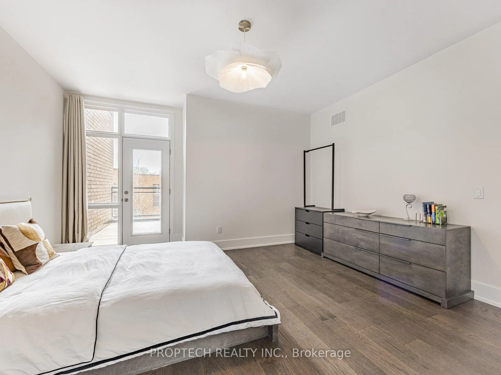 Photo 31 of 45 Thorncrest Drive, Vaughan, Patterson — HOMEH