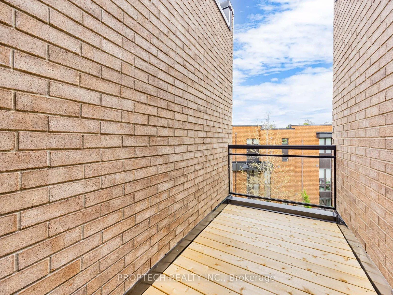 Photo 34 of 45 Thorncrest Drive, Vaughan, Patterson — HOMEH