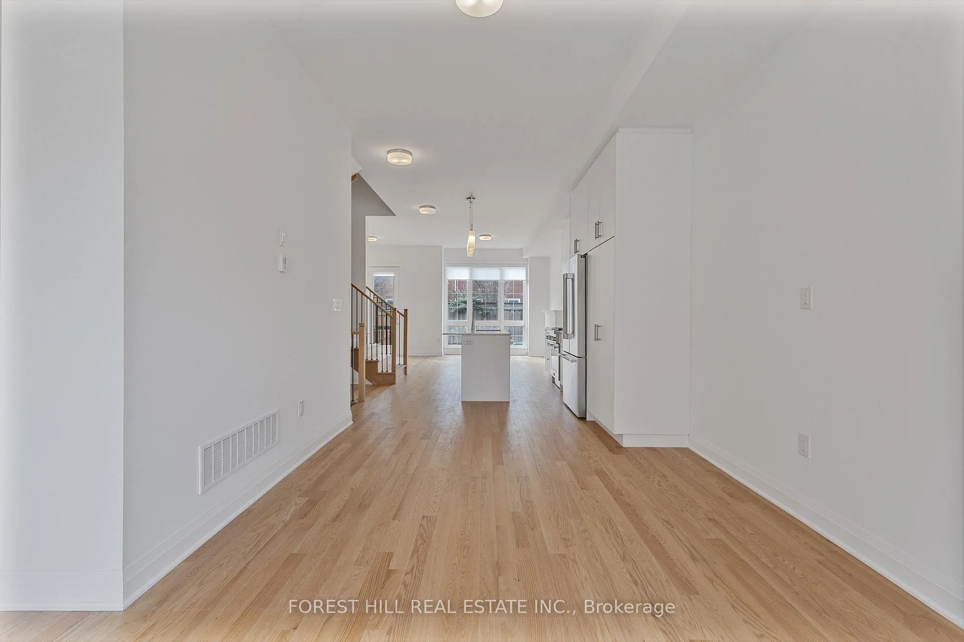 Photo 4 of 71 Alton Crescent, Vaughan, Uplands — HOMEH