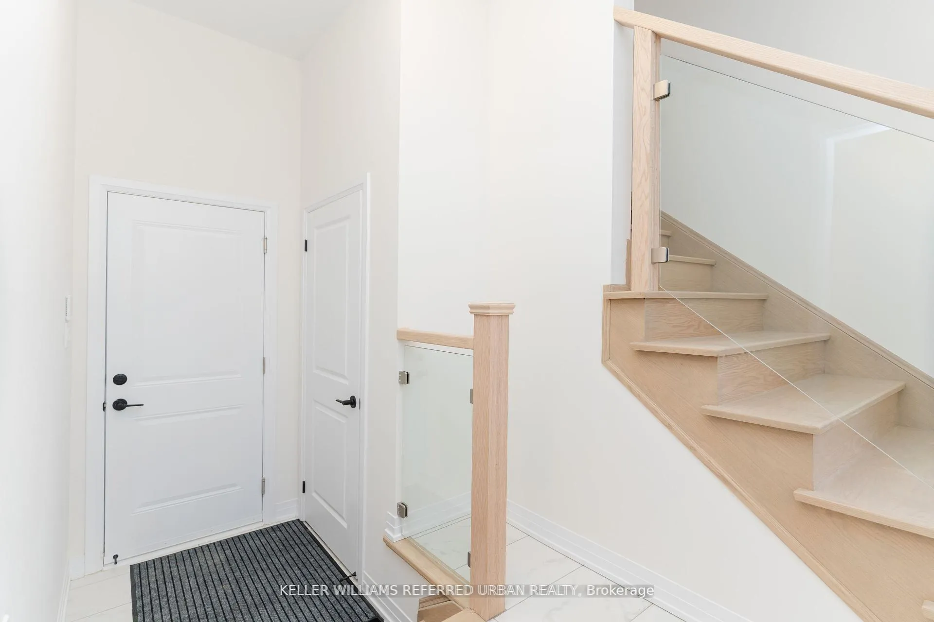 Photo 10 of 26 De La Roche Drive, Vaughan, Vellore Village — HOMEH