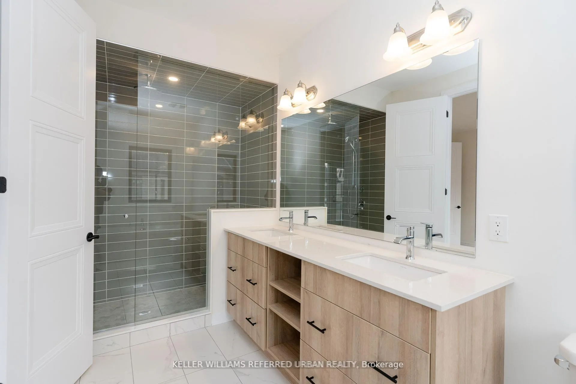 Photo 29 of 26 De La Roche Drive, Vaughan, Vellore Village — HOMEH