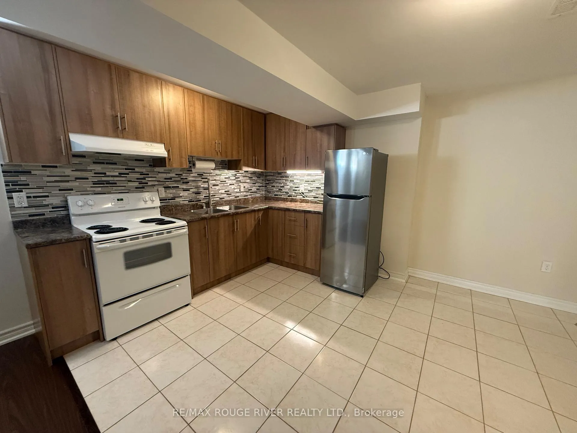 Photo 5 of Unit BSMT, 140 Rushworth Drive, Ajax, Northeast Ajax — HOMEH