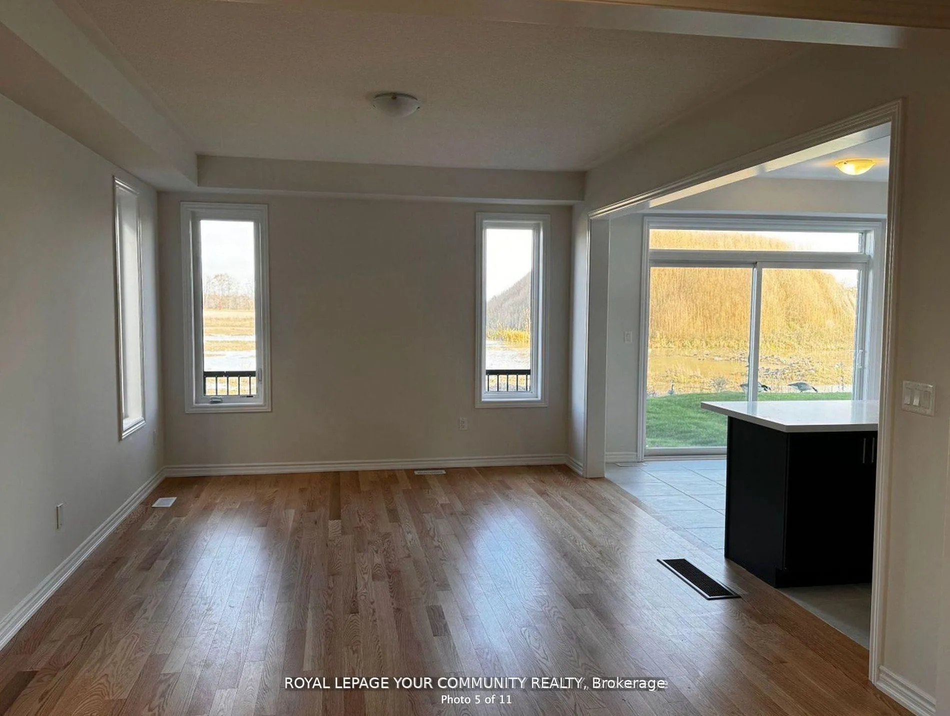 Photo 7 of 154 Terry Fox Drive, Barrie, Rural Barrie Southeast — HOMEH