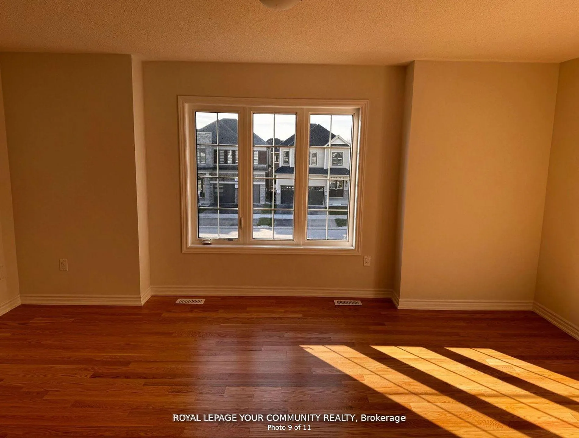 Photo 9 of 154 Terry Fox Drive, Barrie, Rural Barrie Southeast — HOMEH