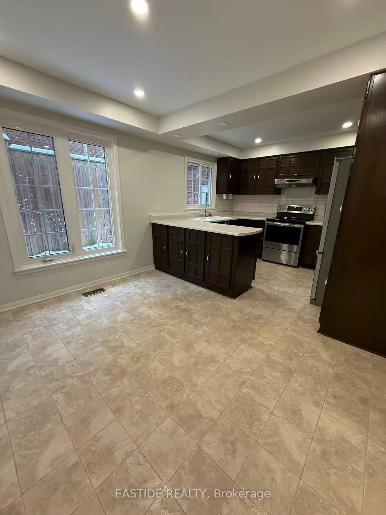Photo 8 of 23 Briarwood Road, Markham, Unionville — HOMEH