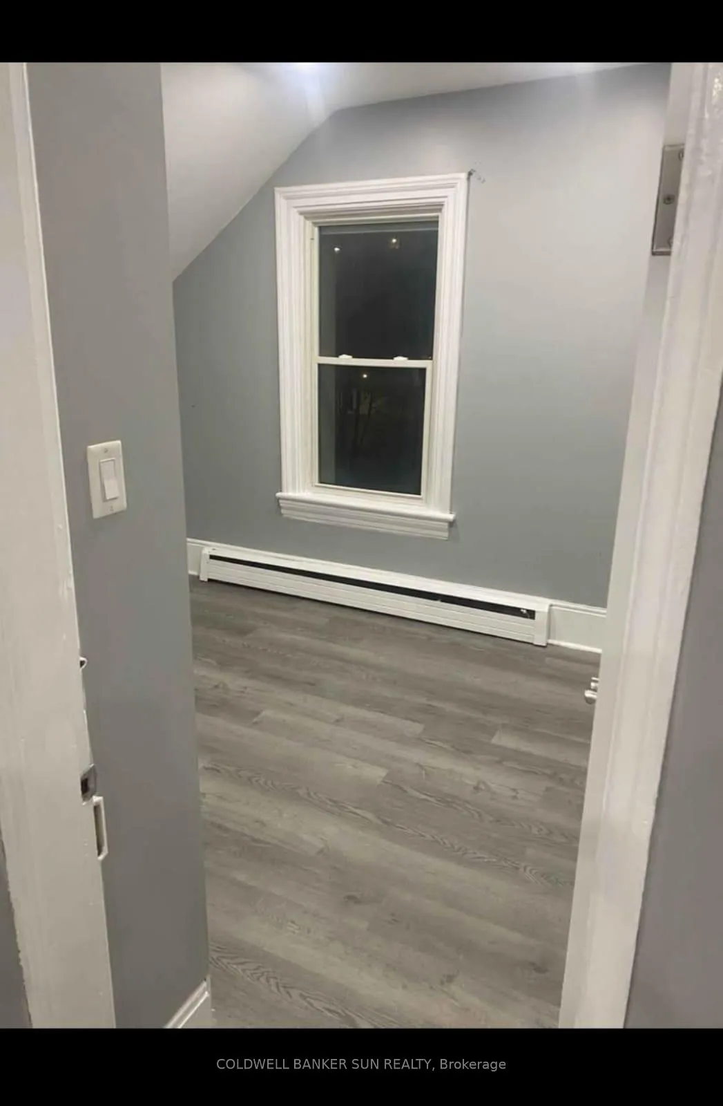 Photo 13 of 73 Wellington Street, Barrie, Queen's Park — HOMEH