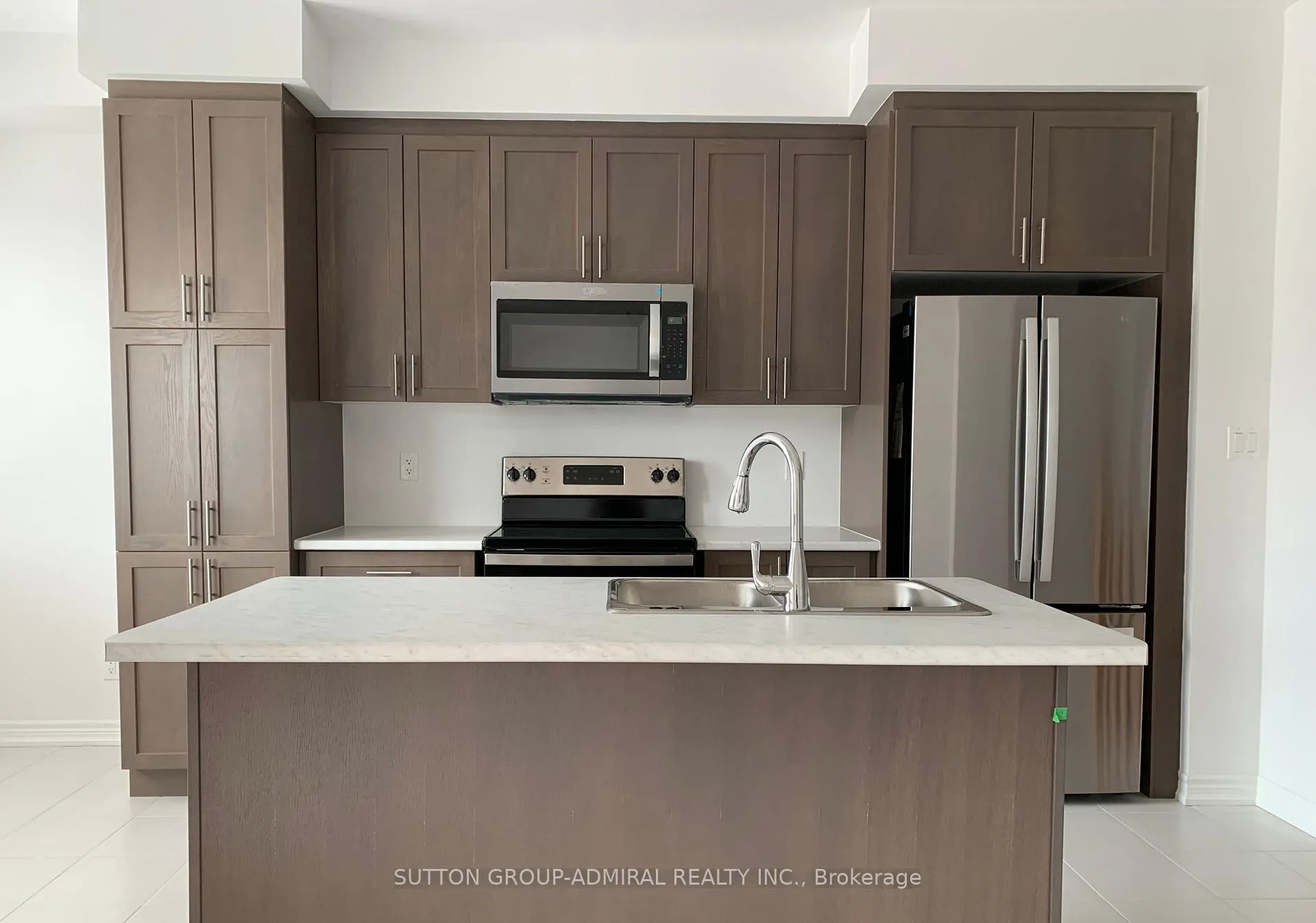 Photo 9 of 2023 Cameron Lott Crescent, Oshawa, Kedron — HOMEH