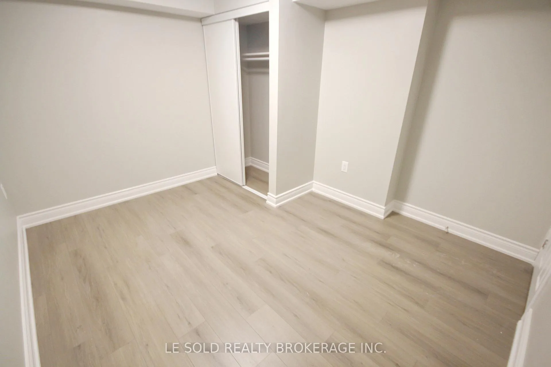 Photo 3 of Unit Bsmt B2, 139 Walford Road, Markham, Middlefield — HOMEH