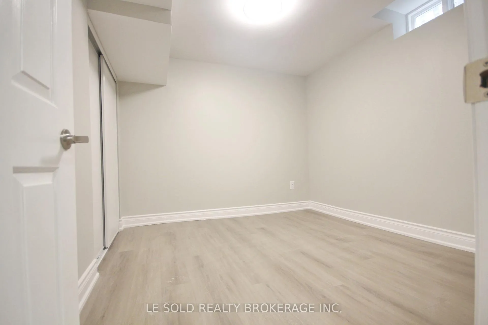 Photo 4 of Unit Bsmt B2, 139 Walford Road, Markham, Middlefield — HOMEH