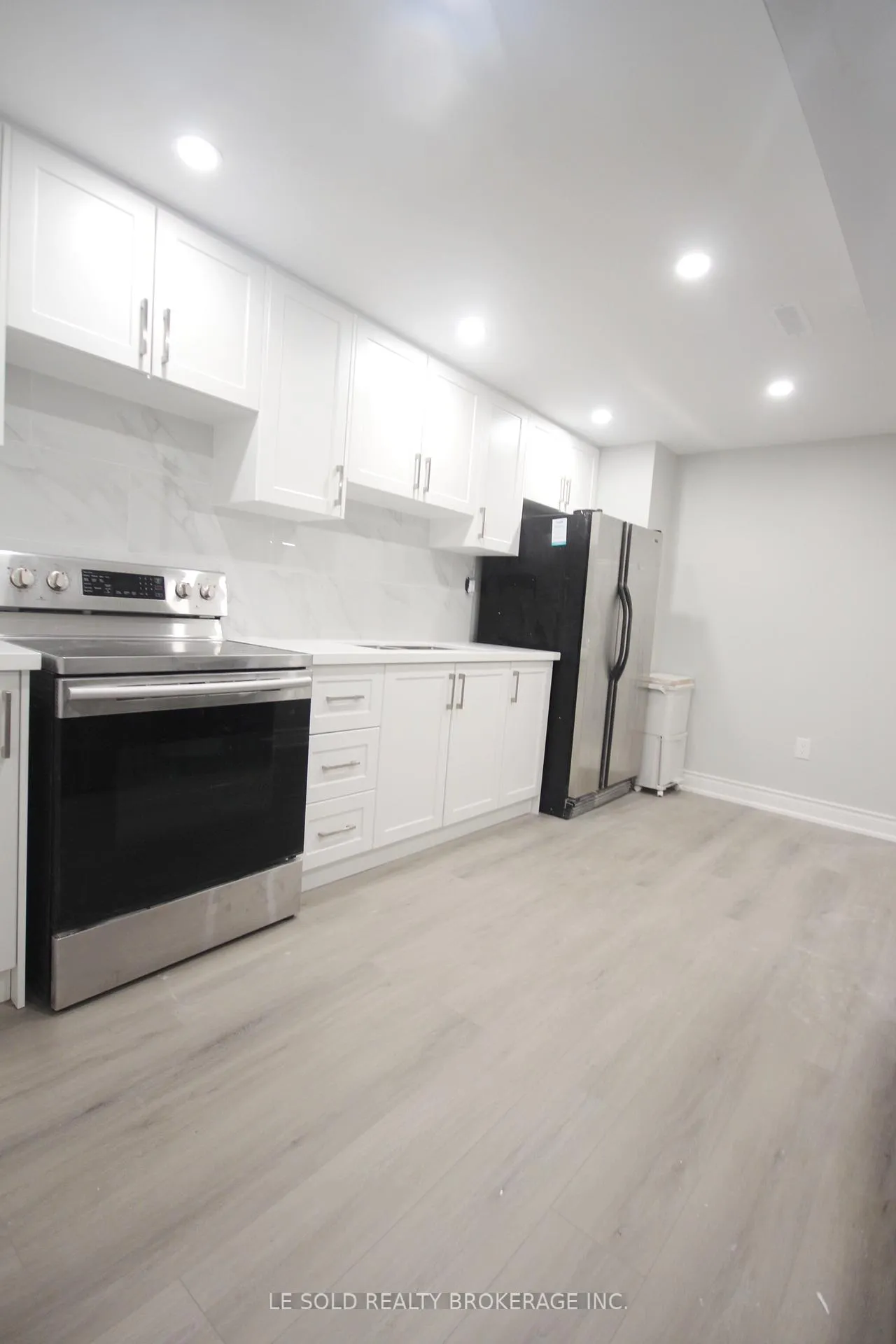 Photo 6 of Unit Bsmt B2, 139 Walford Road, Markham, Middlefield — HOMEH