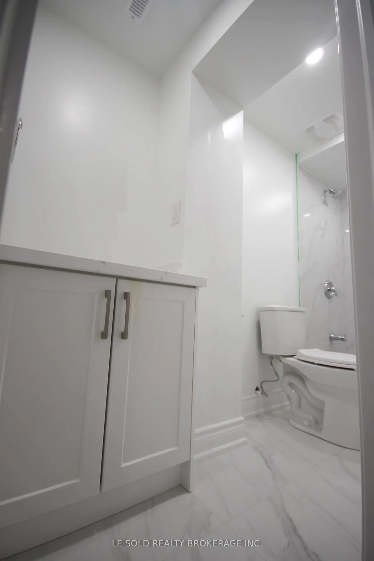 Photo 8 of Unit Bsmt B2, 139 Walford Road, Markham, Middlefield — HOMEH