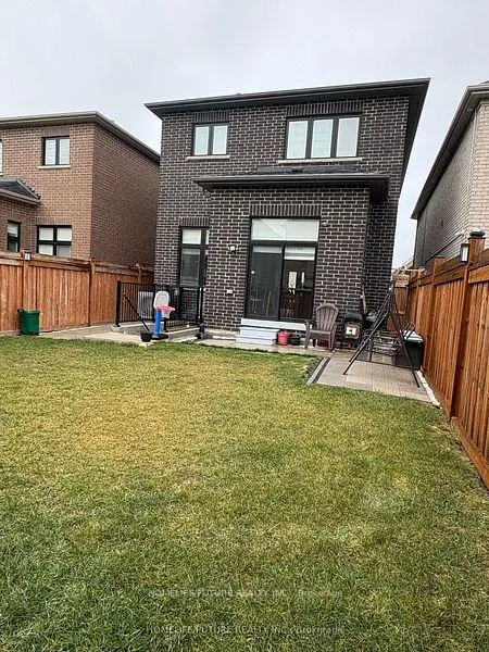 Photo 14 of 88 Mountainside Crescent, Whitby, Rolling Acres — HOMEH